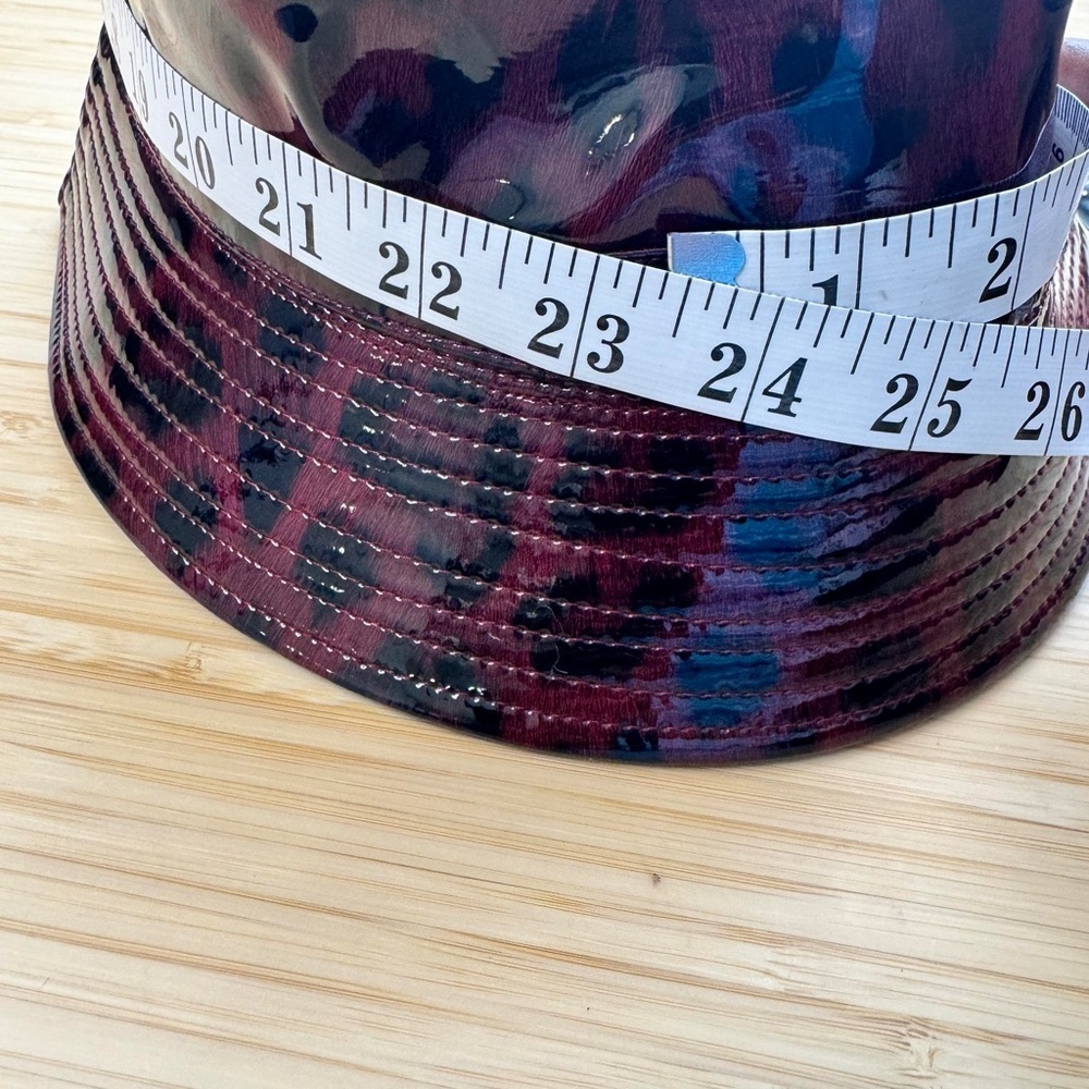 LEOPARD PRINT PATENT BUCKET HAT RED BLACK WOMAN - Picture 5 of 6
